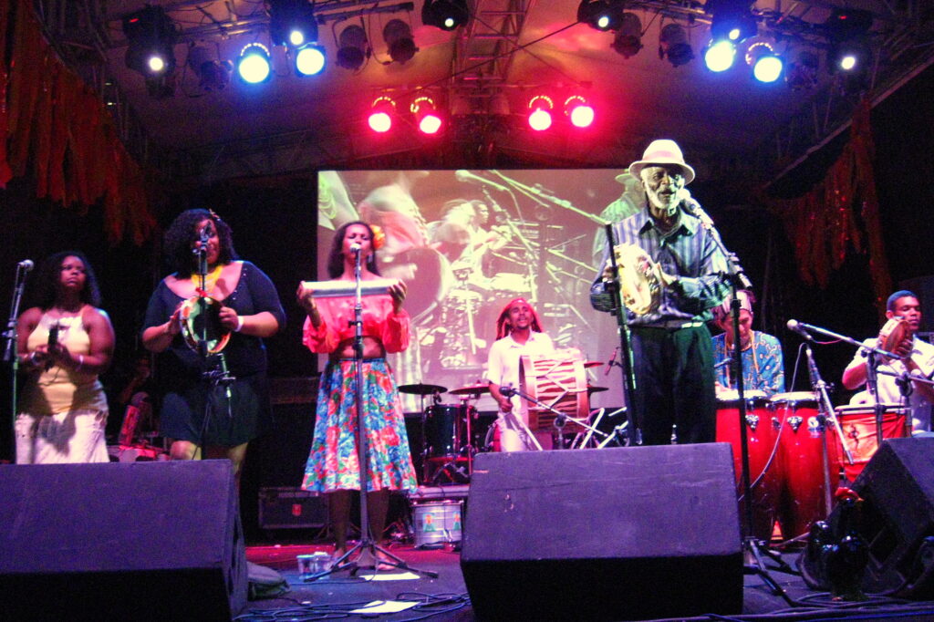 Com a Banda O Tronco da Jurema