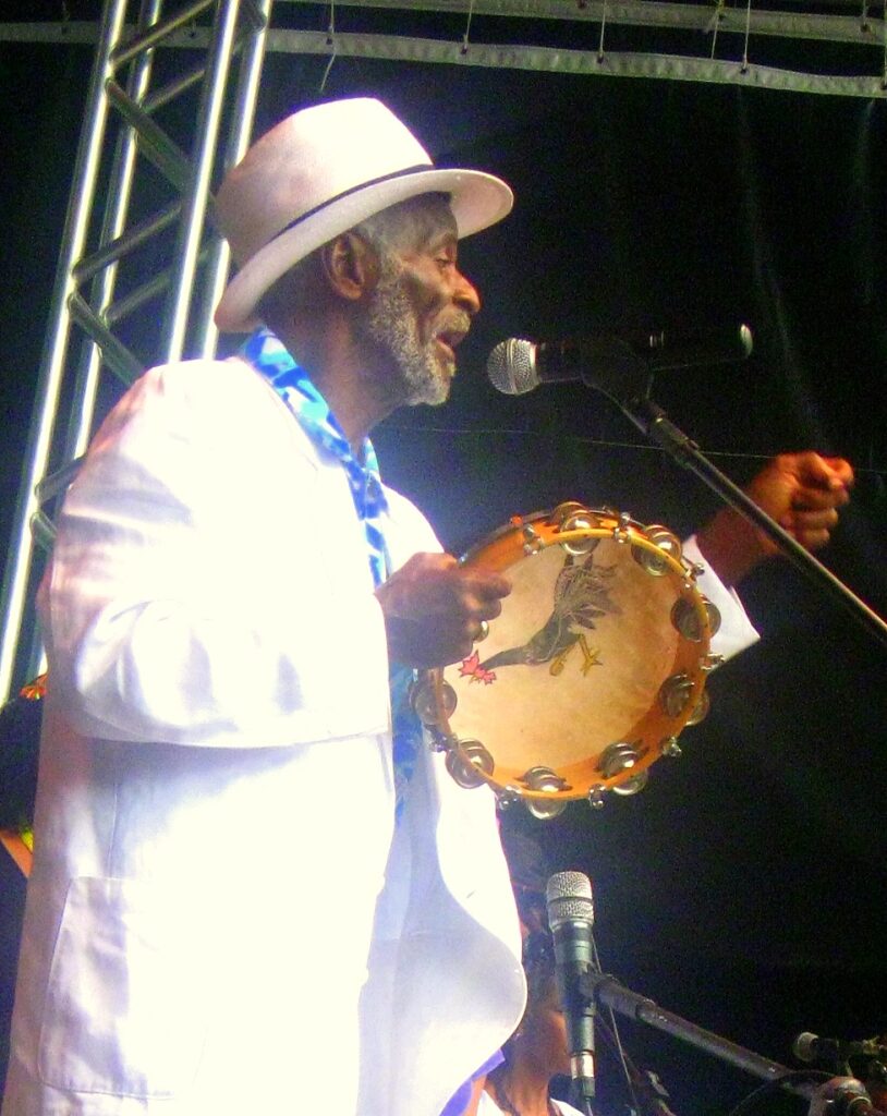 Coco de Amassa Barro.