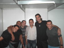 Toda a banda e o nosso produtor KK Nascimento"camisa branca"