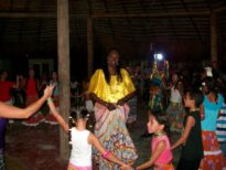 FOI DEMAIS CONTRACENAR E DANÇAR CIRANDA COM LIA E AS