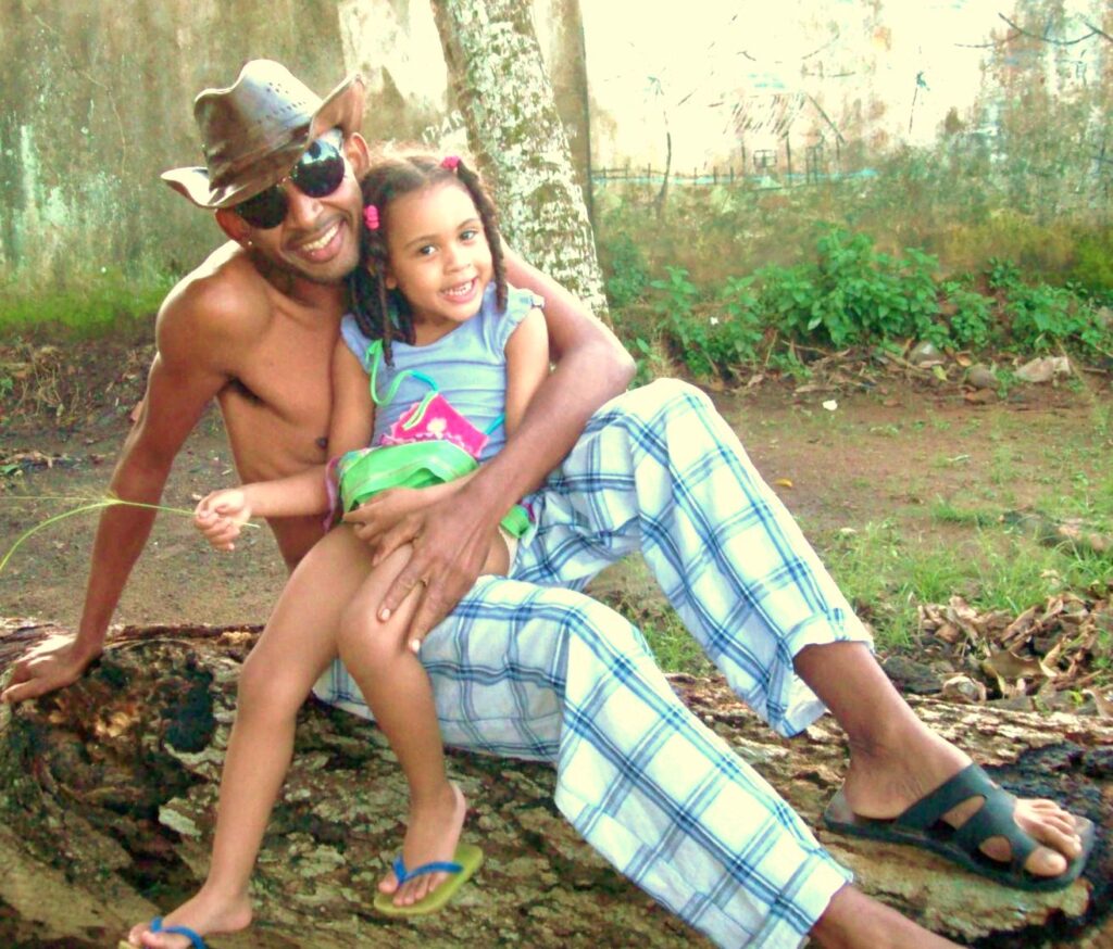 FAMÍLIA É TUDO, AINDA MORO COM MINHA FAM