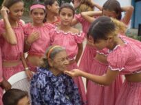Fotos em homenagem à Amara da Mazuca