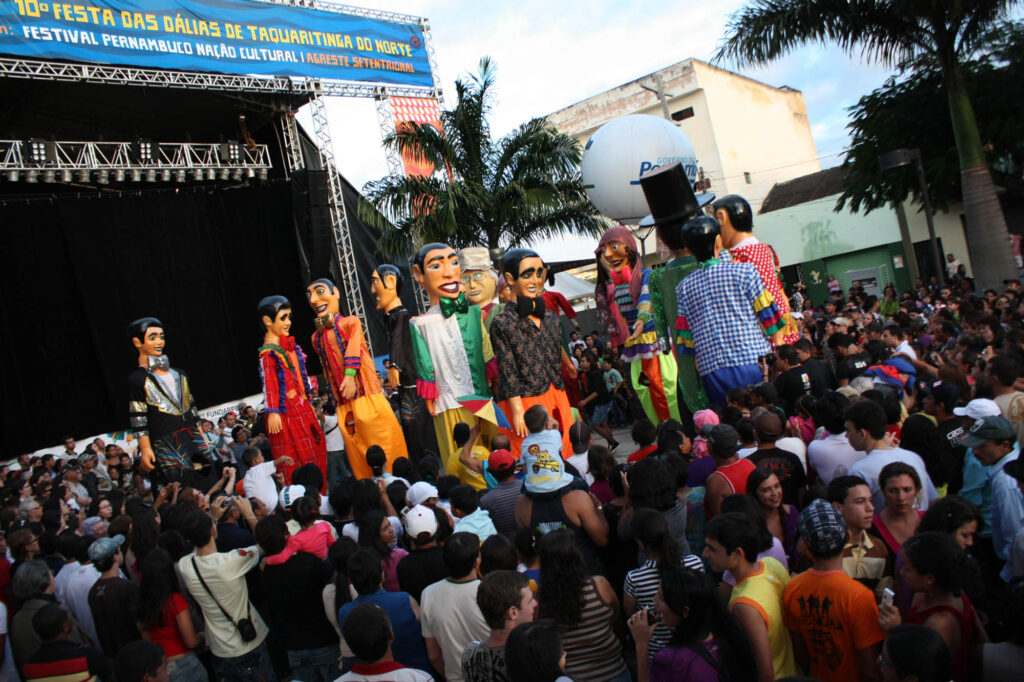 Bonecos Gigantes de JoÃ£o Alfredo e de Feira Nova