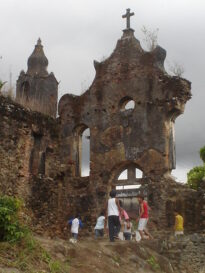 Ruínas da Igreja do Rosário dos Homens Pretos
