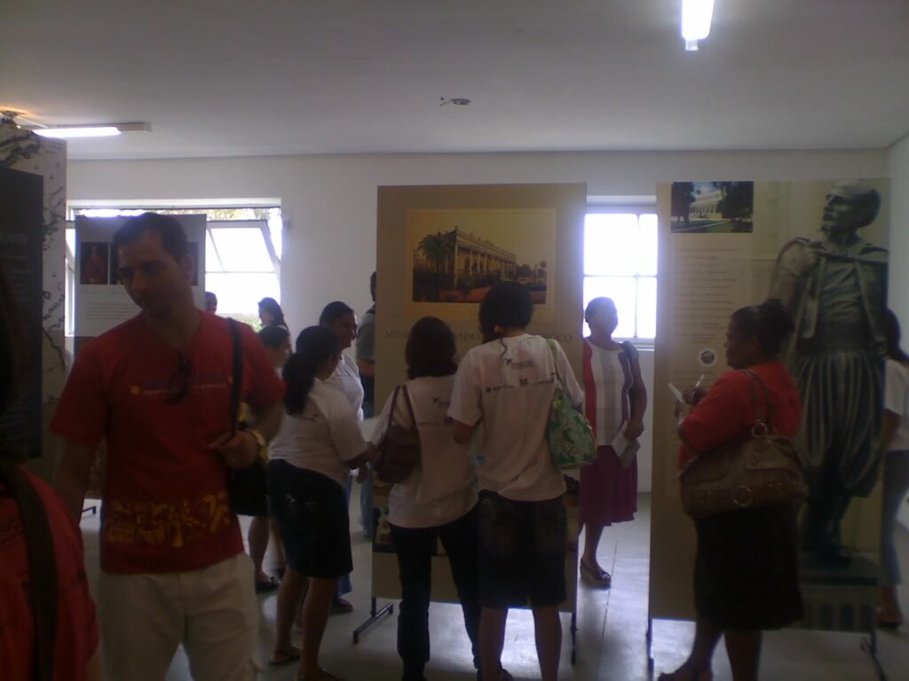 Travessia nos Museus