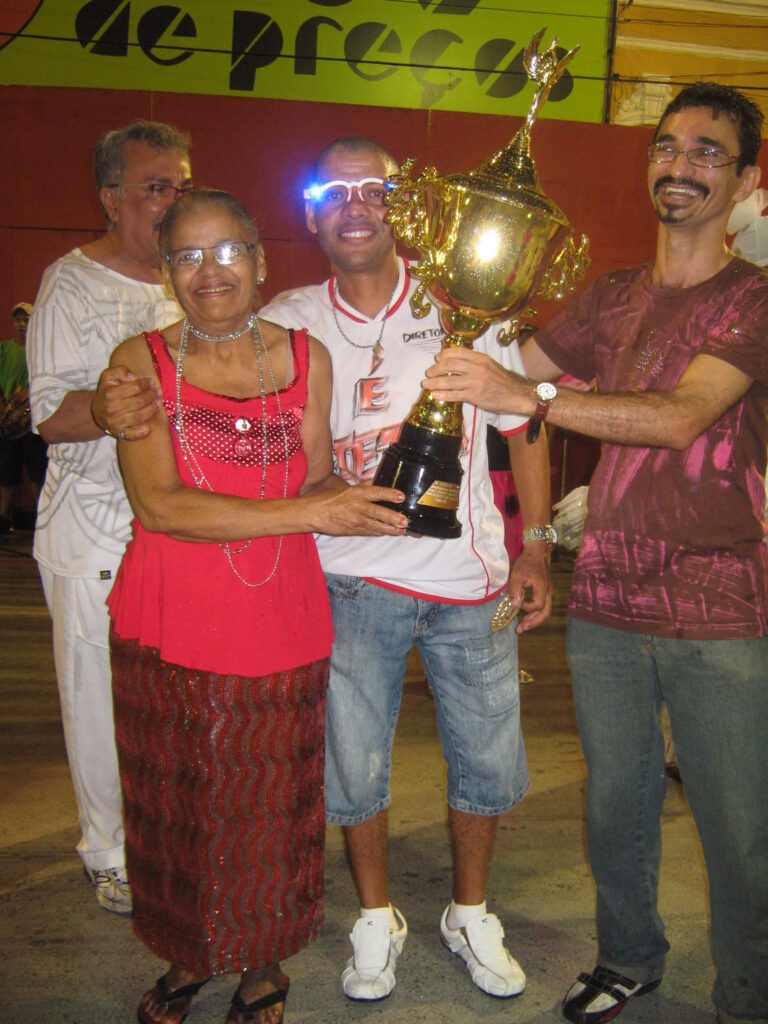 Entrega do troféu pelo tetracampeonato do Grupo Espec