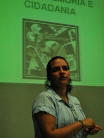 A museÃ³loga ministrante da oficina Maria Fernanda Pin