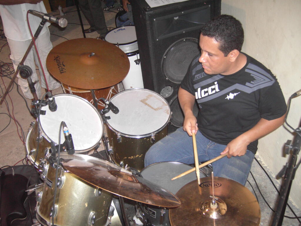 FLÁVIO ANDERSON