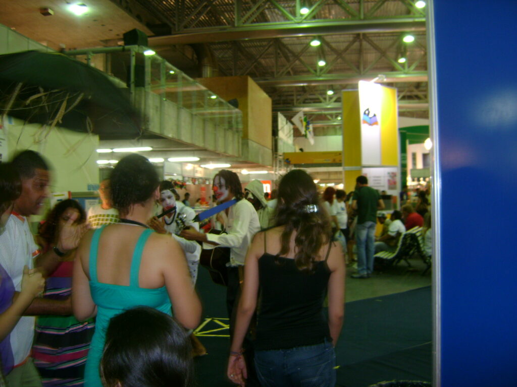 O Baile dos Seres Imaginários na 7° Bienal do Livro