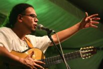 Em Canto e Poesia