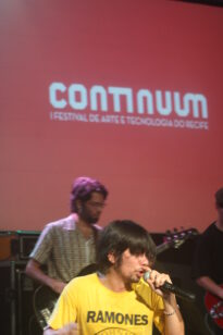 China no OBSERVA E TOCA MALAKOFF / FESTIVAL CONTINUUM*