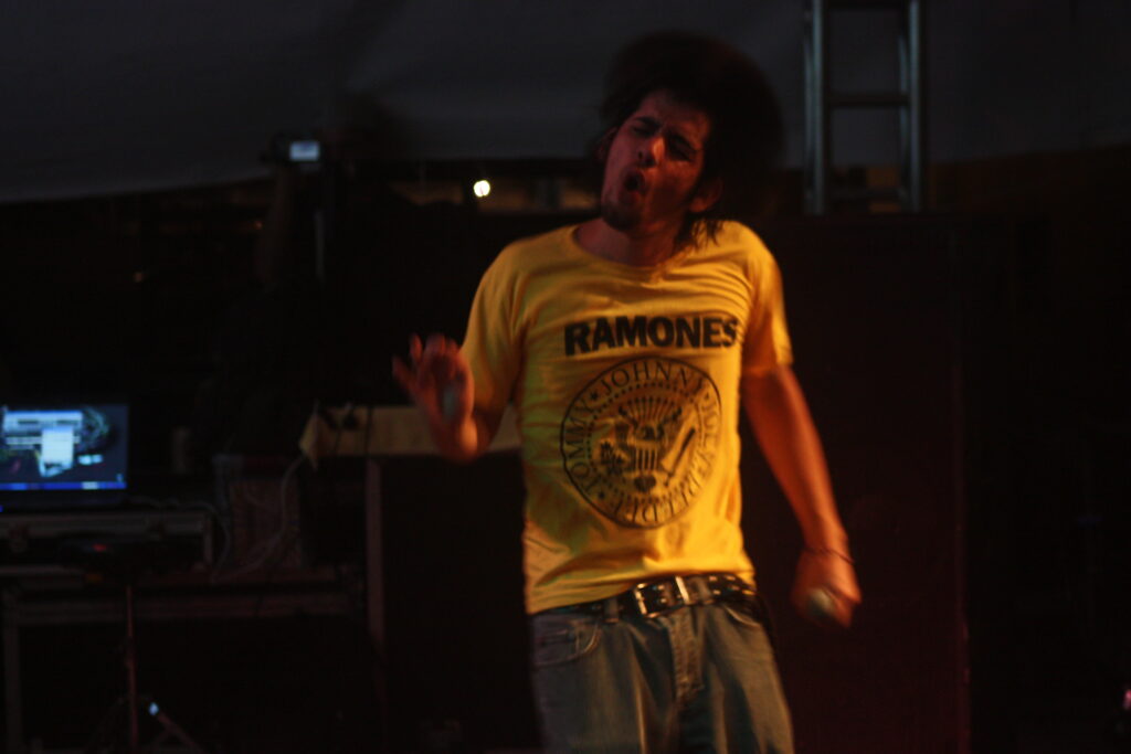 China no OBSERVA E TOCA MALAKOFF / FESTIVAL CONTINUUM*