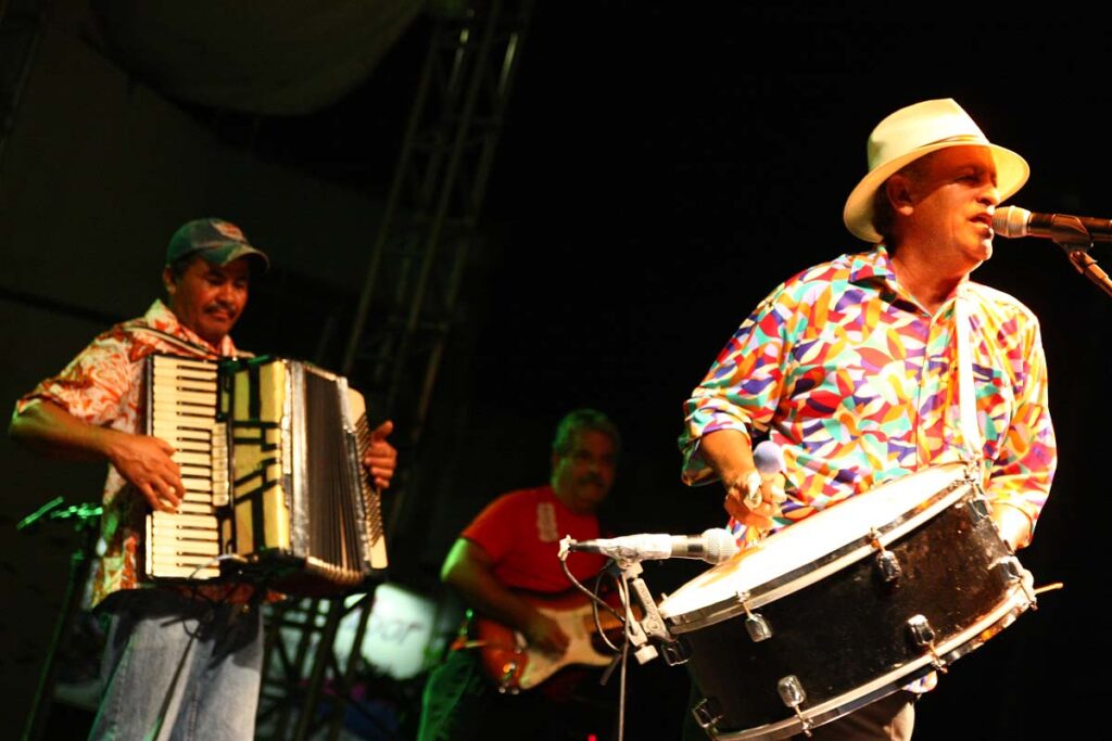 Combo Percussivo da Zona Norte e outros em Palmares