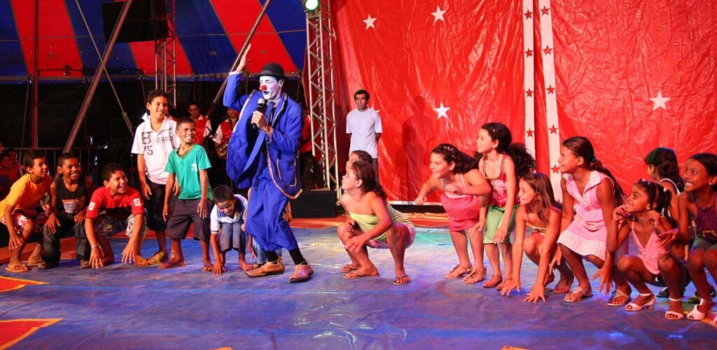 Circo Faz a Criança Sorrir