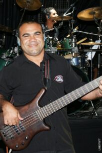 Joel - Baixo