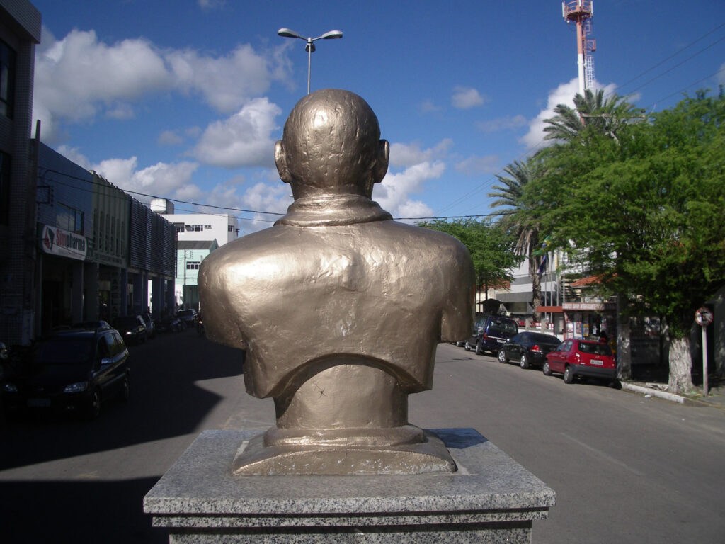 Vendo a Av. Cel Antonio Japiassu - Izidorio Cavalcante