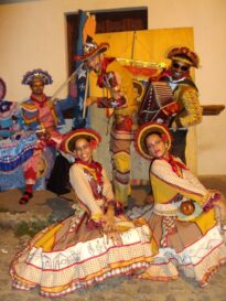 QUADRILHA JUNINA DE PAUDALHO-PE NA EMENDA SHOW