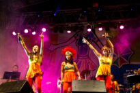 Show de Orquestra 100% Mulher em Itamaracá, no Carnaval 2010