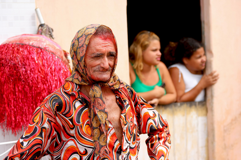 Encontro de maracatus em Nazaré da Mata, no Carnaval 2010