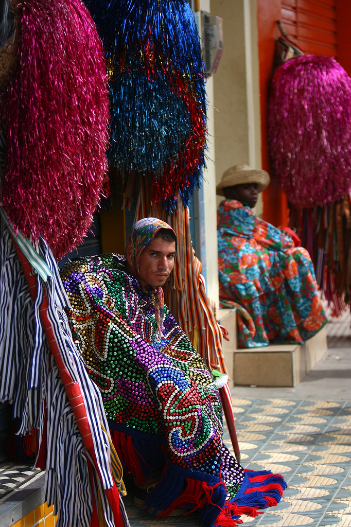 Encontro de maracatus em Nazaré da Mata, no Carnaval 2010