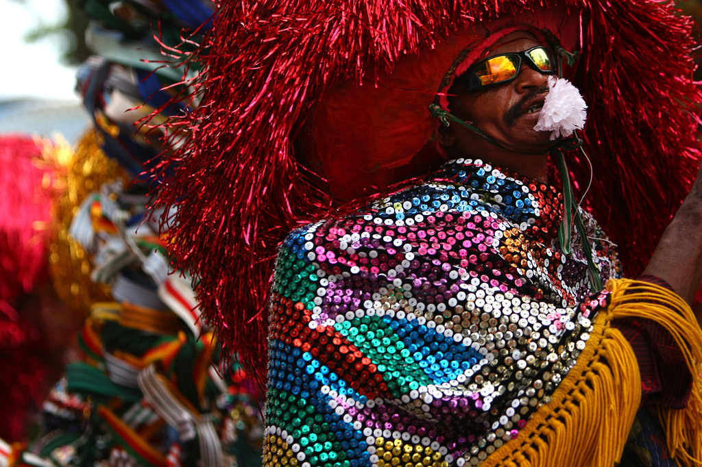 Encontro de maracatus em Nazaré da Mata, no Carnaval 2010