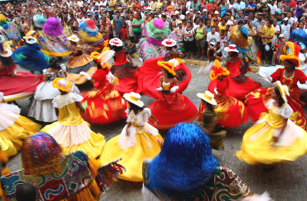 Encontro de maracatus em Nazaré da Mata, no Carnaval 2010