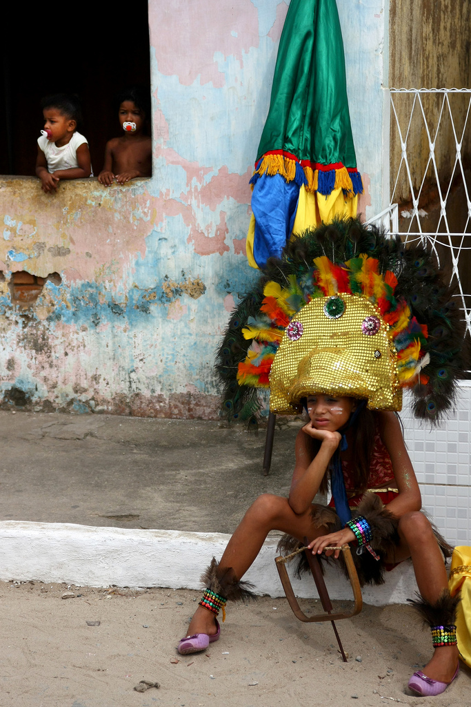 Encontro de maracatus em Nazaré da Mata, no Carnaval 2010