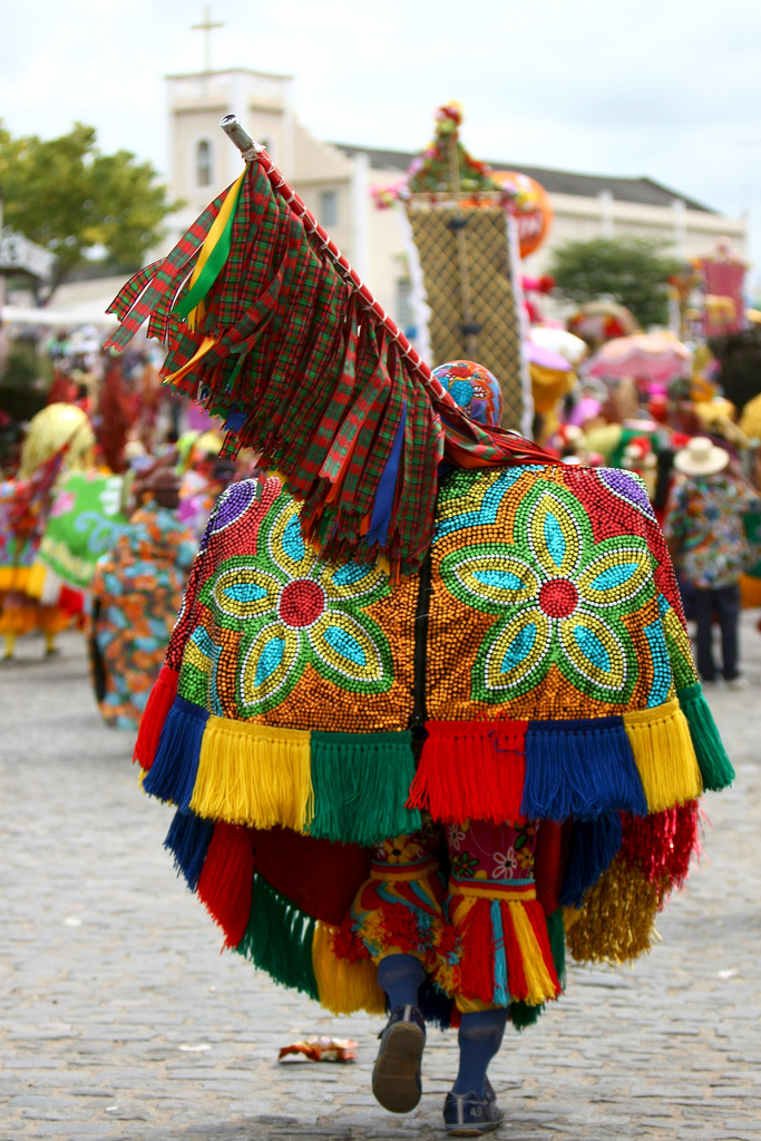 Encontro de maracatus em Nazaré da Mata, no Carnaval 2010