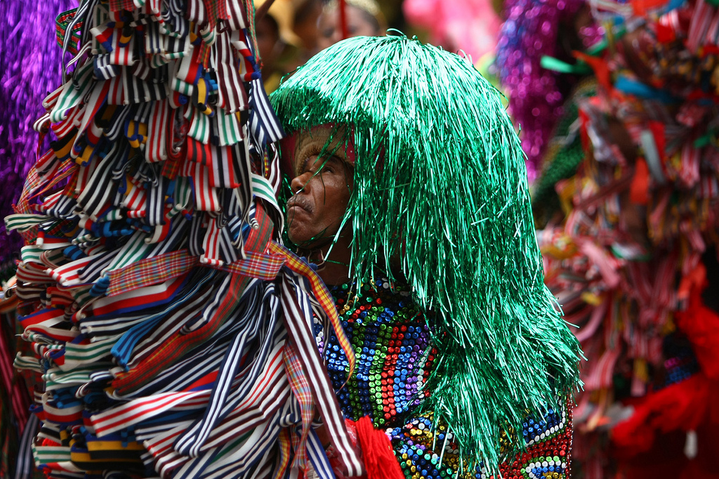 Encontro de maracatus em Nazaré da Mata, no Carnaval 2010