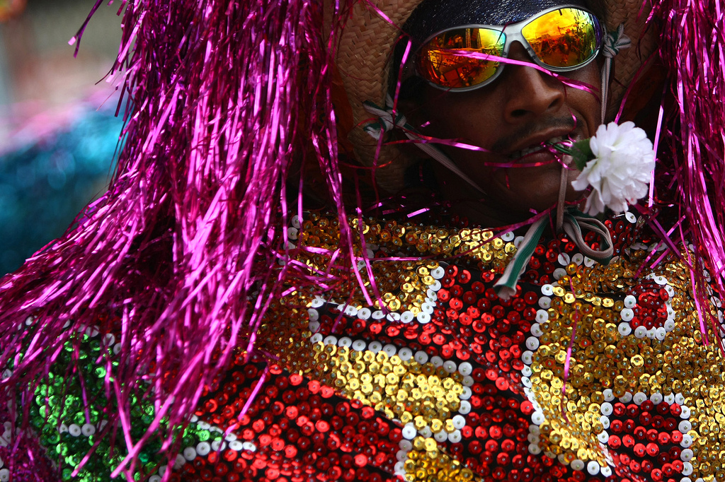 Encontro de maracatus em Nazaré da Mata, no Carnaval 2010