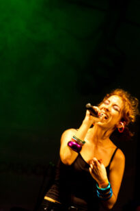 Carnaval 2010 - Karina Buhr em Goiana