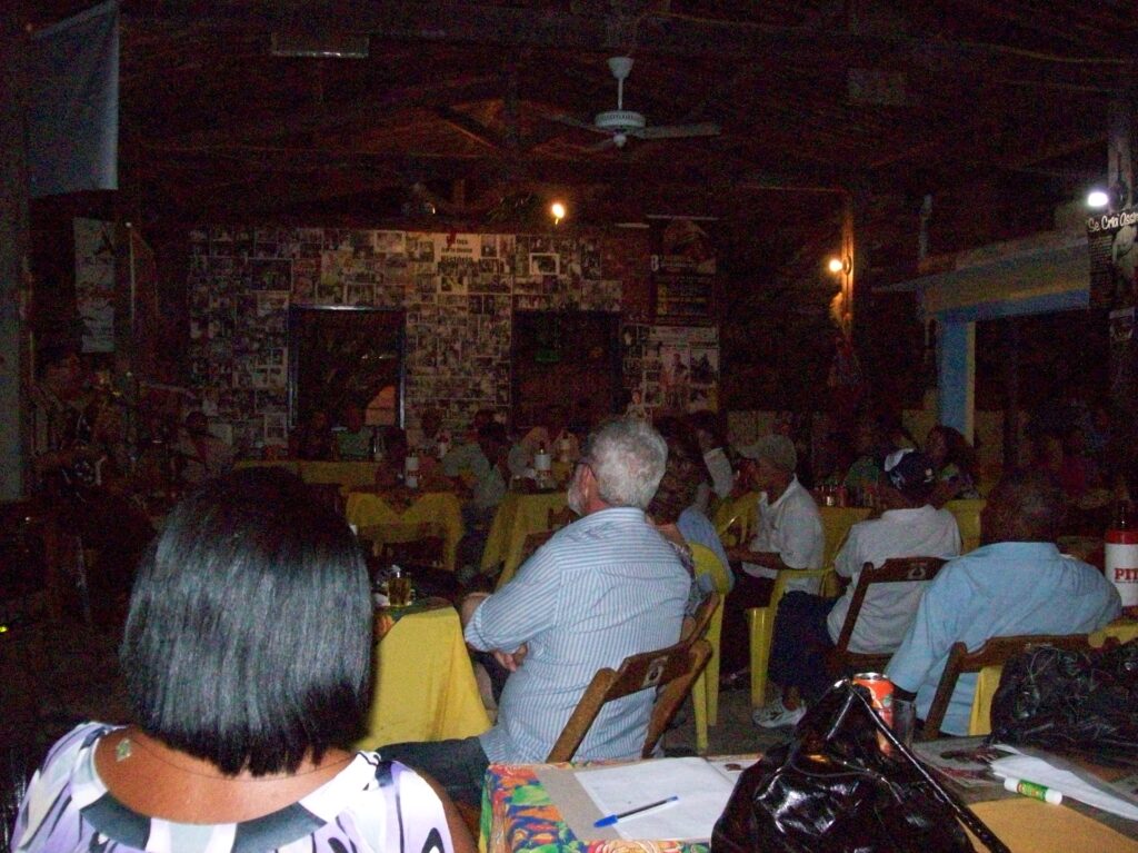 Programa Voz do Sertão realiza cantoria e atrai público fiel
