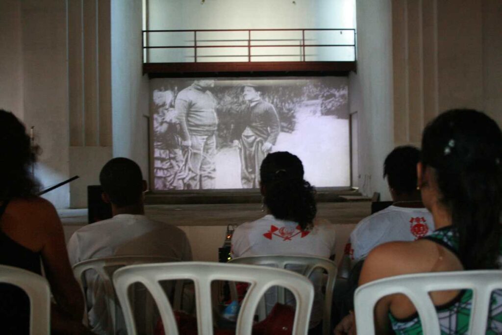 Oficina de Cineclubismo no Espaço Cine Olinda
