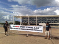 Contra projeto de controle da internet