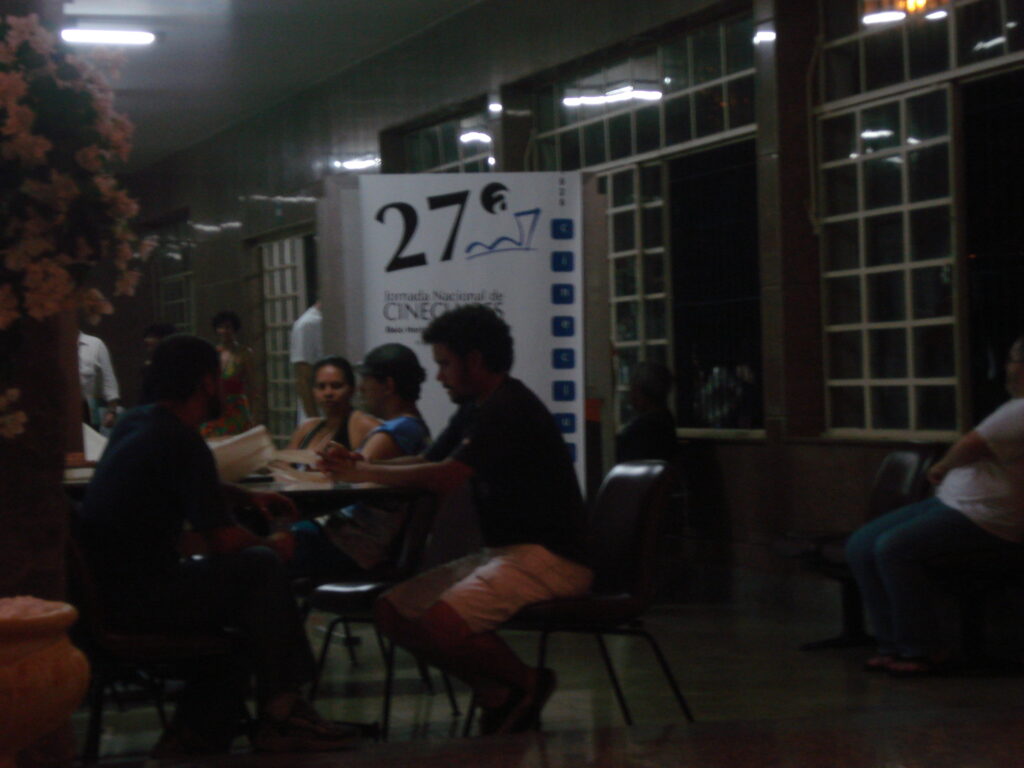 O Centro Cultural do Sesc Venda Nova concentra parte da programação formal (palestras, exibições) e informal (o bar) da jornada em BH
