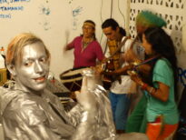Plebeyo nos acompañaba a diario en la Productora y hoy estaba de plateado, listo para su función en la carpa de circo