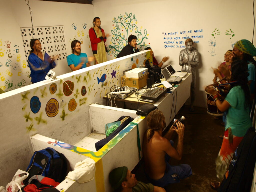Gracias hermanos Pedaluz por su sabiduría, entrega y ejemplo de familia vivo! Dios los bendiga!
