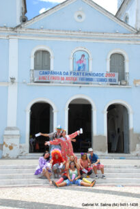 NA CALÇADA DA IGREJA MATRIZ
