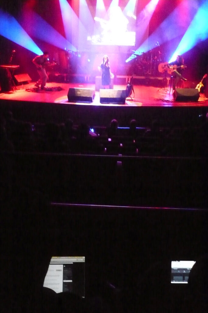 MPB no palco do Teatro do CIEE