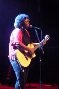 MPB no palco do Teatro do CIEE