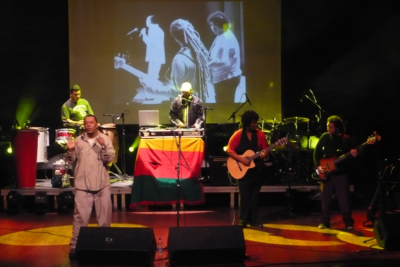 MPB no palco do Teatro do CIEE