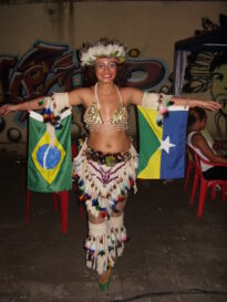 Bailarina do Grupo Waku'mã de Danças (RO)
