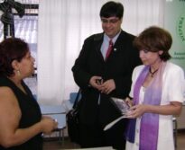 DVD da Waku'mã para Representante da ONU