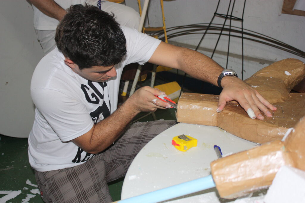 Oficina de bonecos gigantes