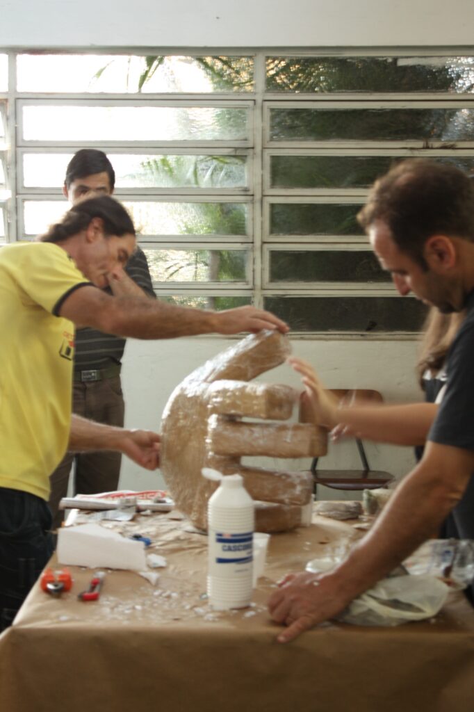 Oficina de bonecos gigantes