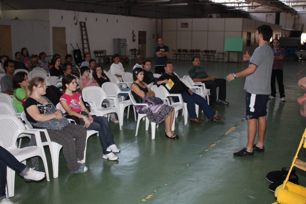 Oficina de bonecos gigantes