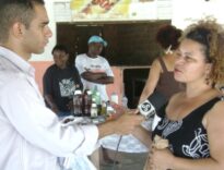 Cicica sendo entrevistada pela TV Amapá