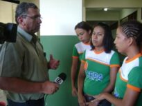 Estudantes do CEPA, sendo entrevistadas pela TV Amapá