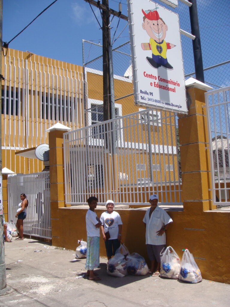 Famílias retornam para suas casas felizes e na certeza de um Natal digno e feliz