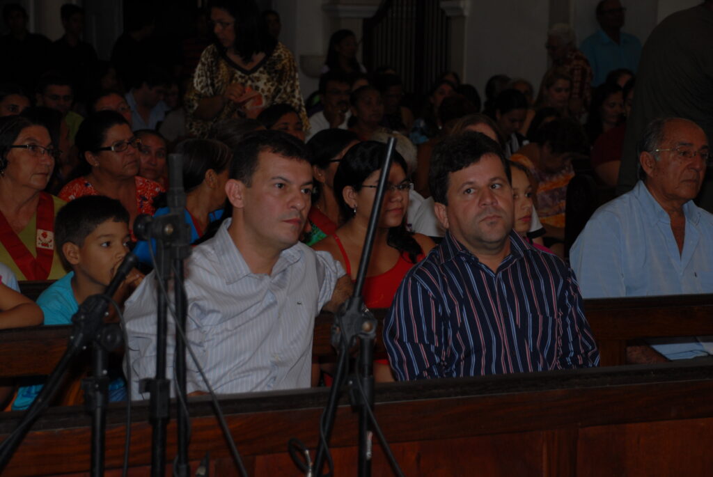 As presenças ilustres do ex e do prefeito atual de Goianinha/RN na platéia.